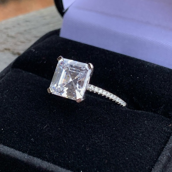 925 SS ASSCHER CUT DIAMOND RING - Picture 9 of 11